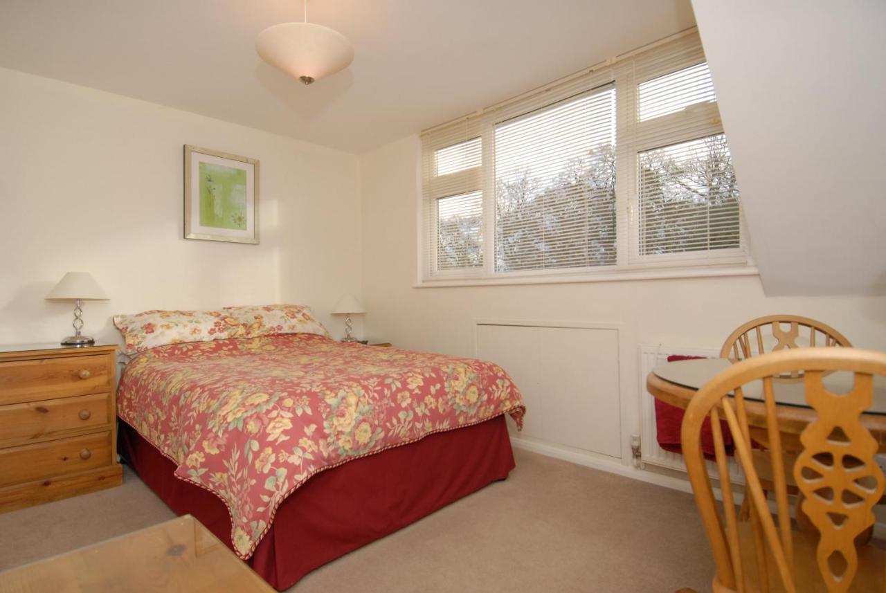 Abacus Bed And Breakfast, Blackwater, Hampshire Camberley Exterior foto