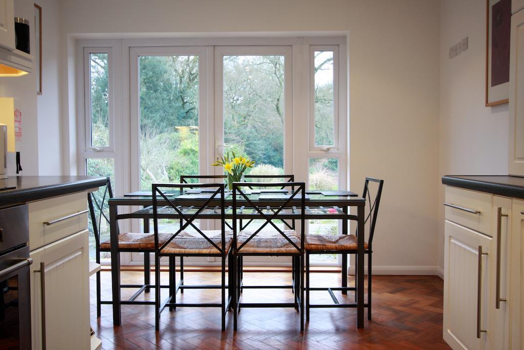 Abacus Bed And Breakfast, Blackwater, Hampshire Camberley Exterior foto