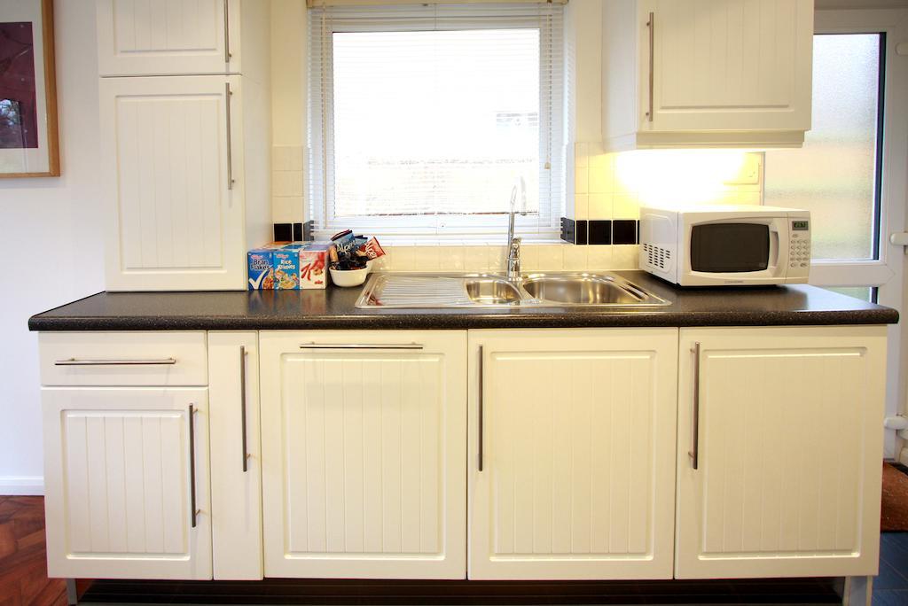 Abacus Bed And Breakfast, Blackwater, Hampshire Camberley Exterior foto