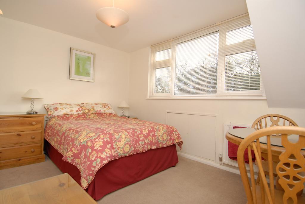 Abacus Bed And Breakfast, Blackwater, Hampshire Camberley Cameră foto